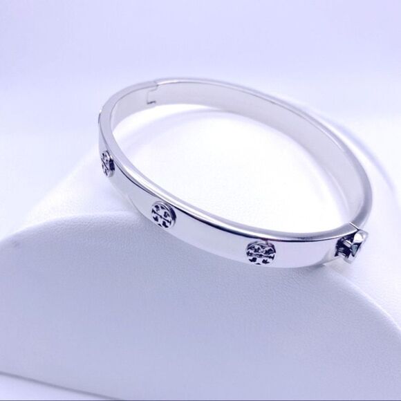 NWT Tory Burch Silver Double Raised T Hinged Bangle Bracelet - Picture 5 of 10